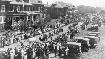 Picnic Day (1909)